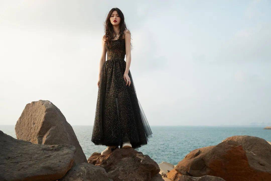 最新周末明星图片整理：刘诗诗封面、唐嫣张哲瀚大片、陈飞宇时尚写真