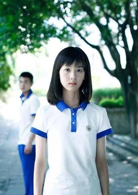 从“校花”进阶成“毯星”,陈都灵的气质网红做梦也整不出来