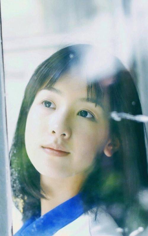 从“校花”进阶成“毯星”,陈都灵的气质网红做梦也整不出来