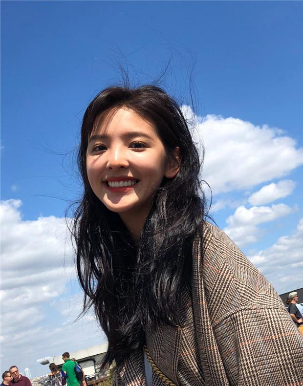 “网红脸”已经过时,2021年最火的是“初恋脸”,清纯高级又耐看