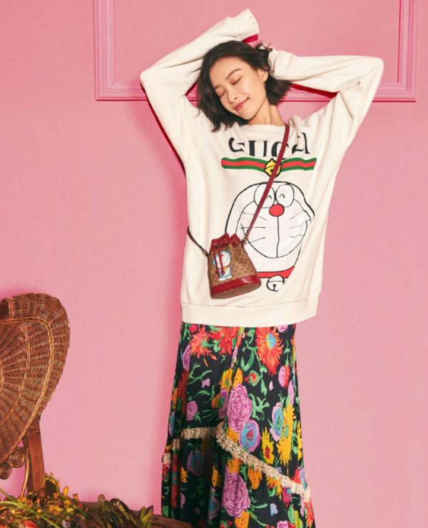 倪妮成“内娱最敢穿女星”？V领裙开到腰部一般人驾驭不了