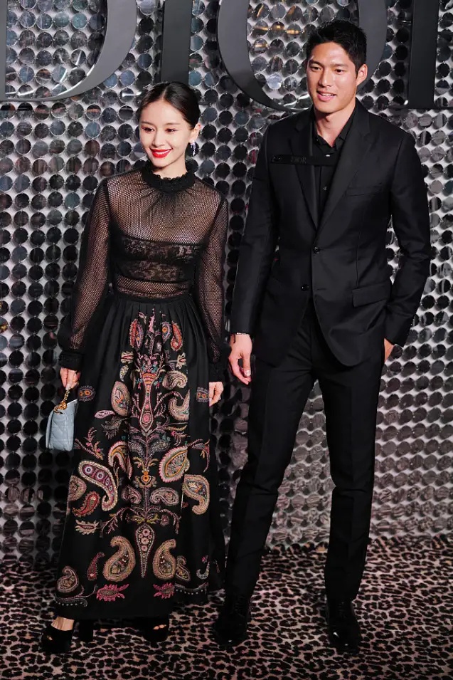 王子文穿360度镂空衣服 身材1.7米既视感