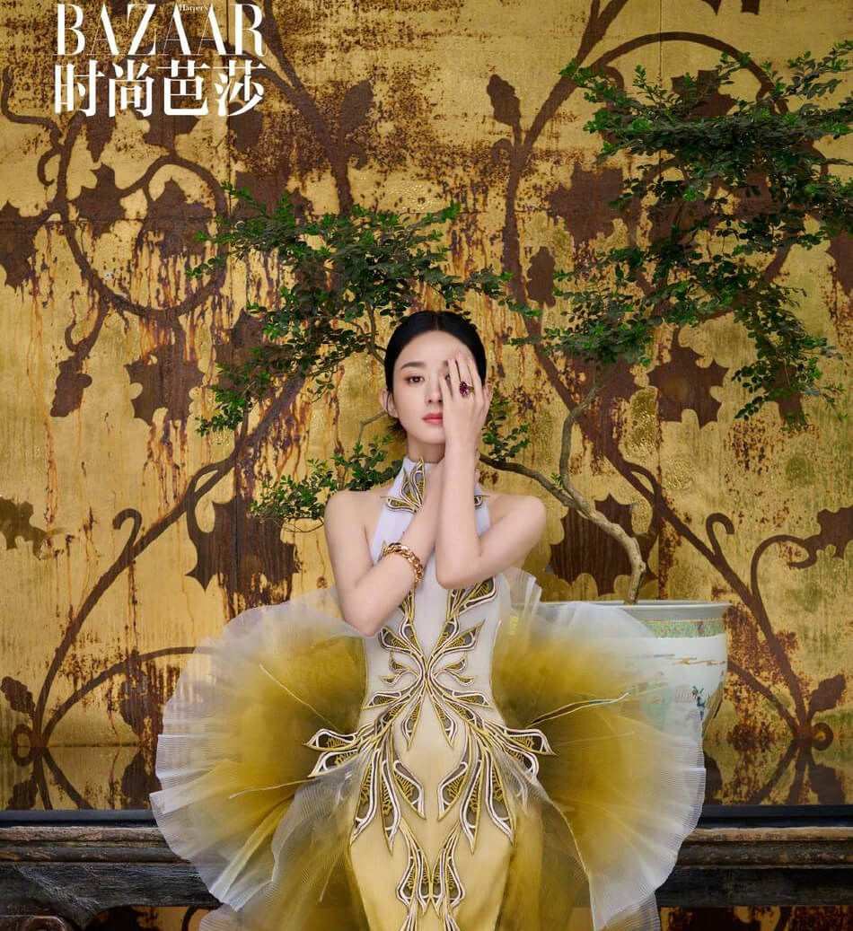 赵丽颖夏日繁花大片曝光,眼神淡然而坚韧,网友直呼美得惊艳!