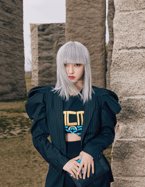 当程潇换上银色短发后,不愧是漫画脸,越来越好看了