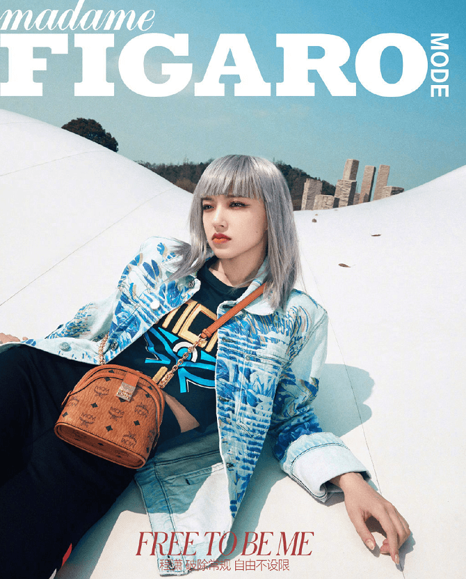 当程潇换上银色短发后,不愧是漫画脸,越来越好看了