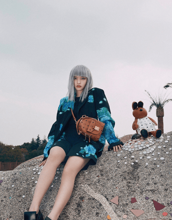 当程潇换上银色短发后,不愧是漫画脸,越来越好看了