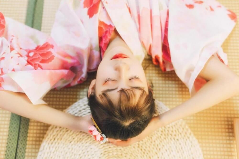 穿着粉嫩和服的日式风格美少女撩人私房写真图片