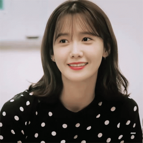 新女团成员被发现激像林允儿，韩国网友大赞：更年轻漂亮！