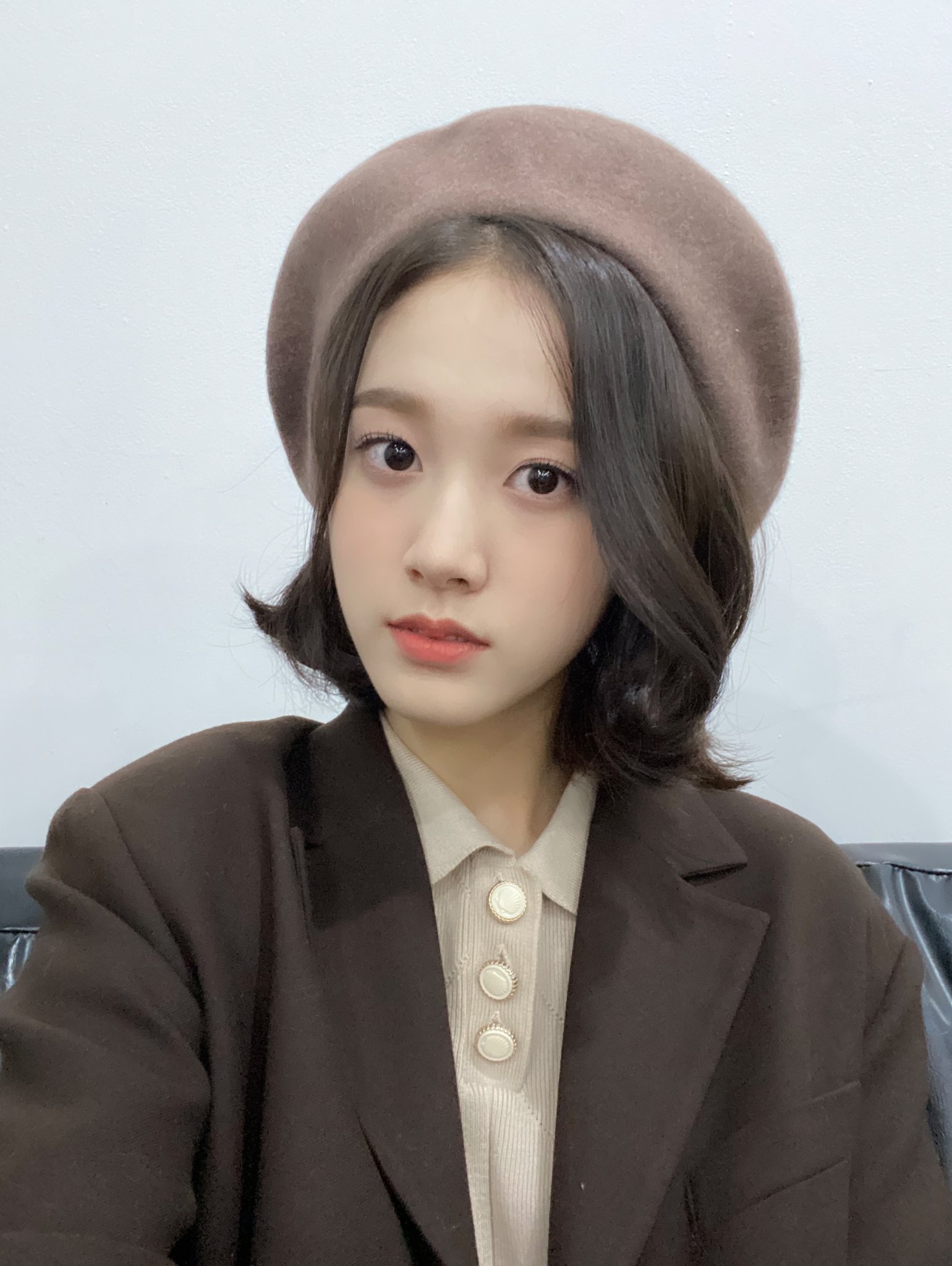 新女团成员被发现激像林允儿，韩国网友大赞：更年轻漂亮！