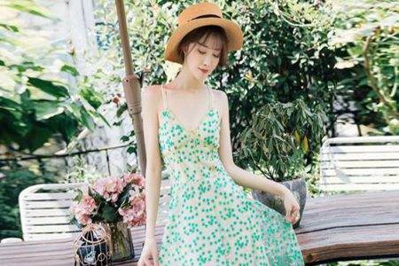 春夏出游炸街穿搭,看看这些男友不让穿的衣服