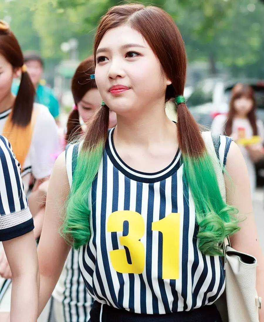 曾因Irene想放弃当艺人、被批不适合女团,Red Velvet最百变的Joy终于Solo出道