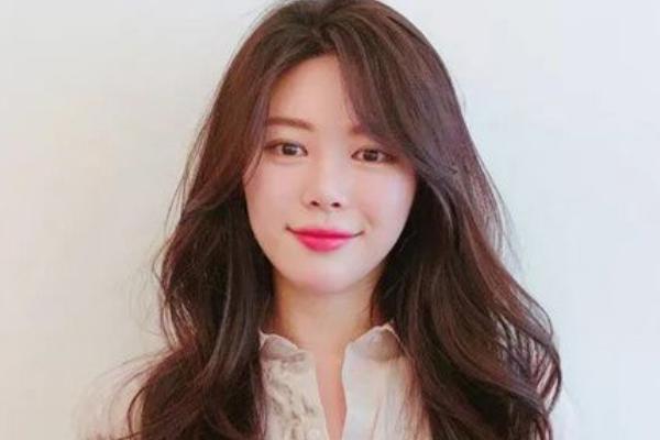 方脸适合什么发型 女生方脸发型的推荐