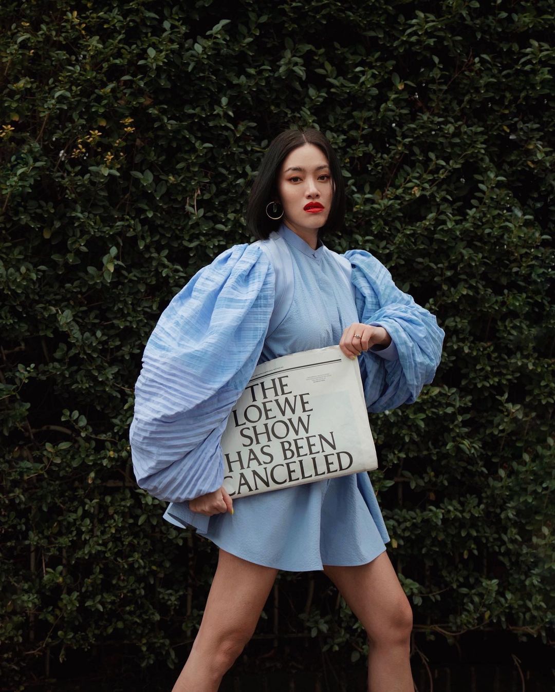 欧美街拍：今夏自带可爱滤镜的“蓬袖洋装”，欧美潮人已抢先穿上