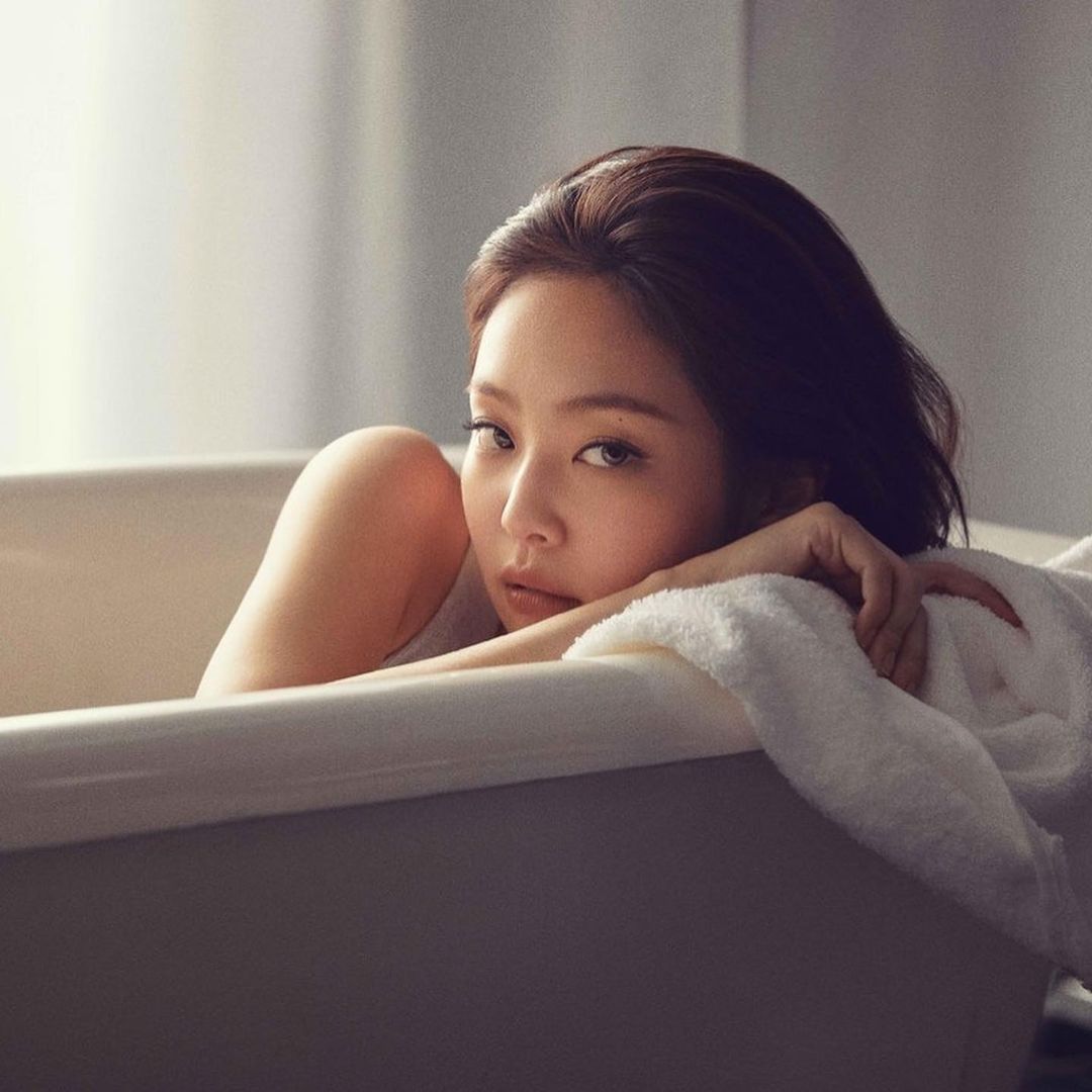 每张都在挑逗心脏!Jennie拍摄Calvin Klein广告,展现让人着迷的性感身材