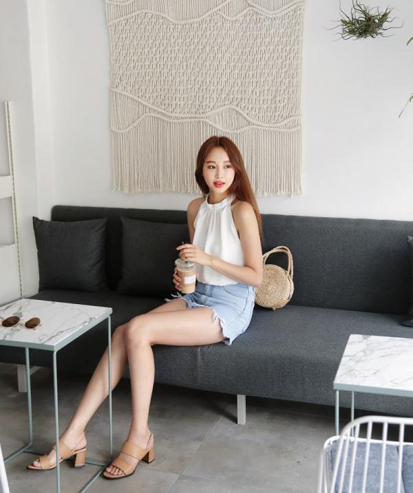 高腰短裙搭配什么上衣好看 适合高腰短裙的上衣