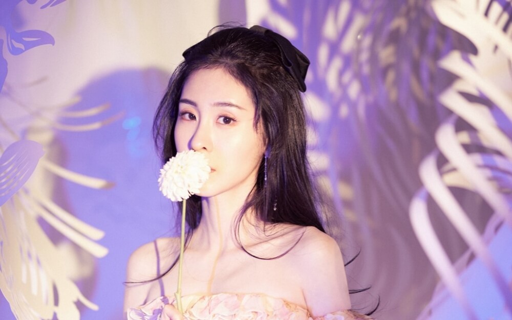 张碧晨直角肩雪白锁骨妩媚粉嫩礼服图片