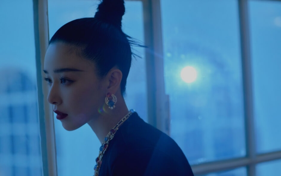 阚清子烈焰红唇深V长裙夜色魅惑图片写真