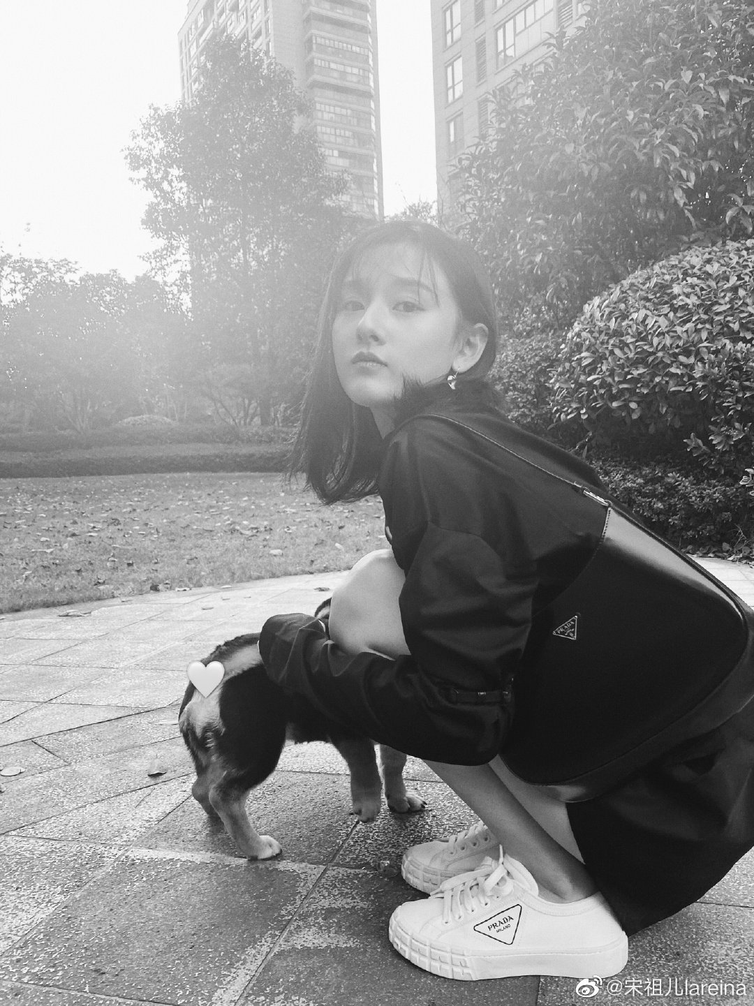 宋祖儿的穿搭简直就是小女生的模版！可纯可艳又不媚俗