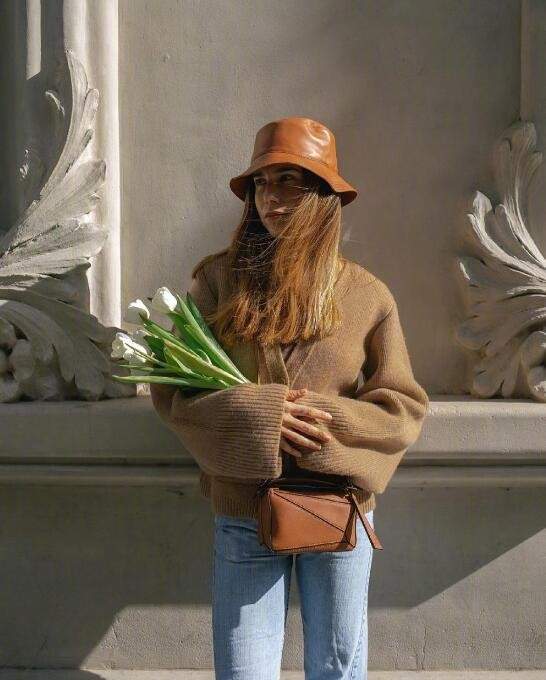 这位西班牙博主的简约舒服穿搭经 在日常生活记录中全都有