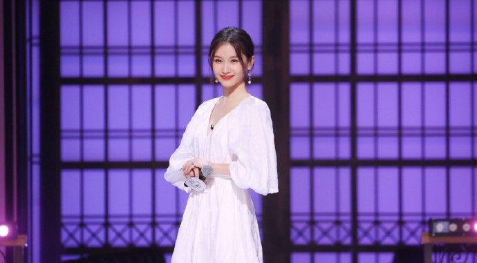 《听姐说》王子文公开分享恋爱细节:爱情里要口是心是有话直说