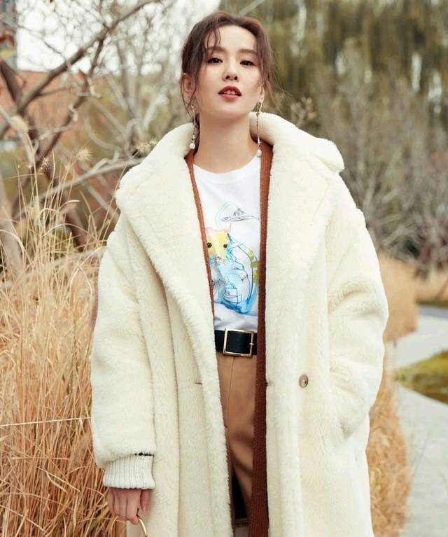 真会穿,刘诗诗在流金岁月中的每套衣服都成了穿搭教材