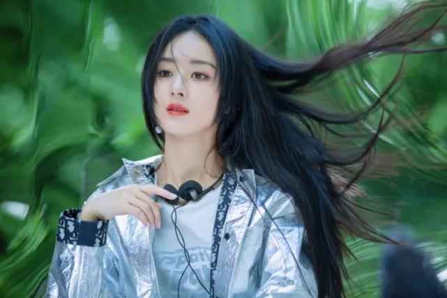 赵丽颖穿渔网裤太酷炫了!雪肤娇嫩俏丽妩媚美得让人窒息