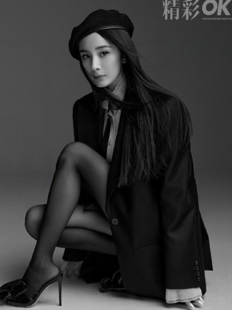 杨幂登杂志封面,红裙妩媚西装干练潇洒,黑丝美腿狂野性感