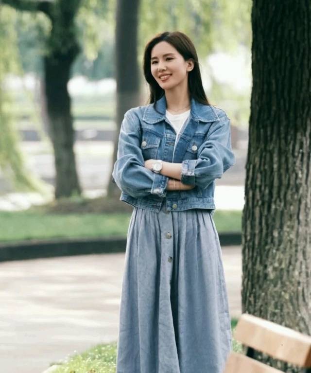 真会穿,刘诗诗在流金岁月中的每套衣服都成了穿搭教材