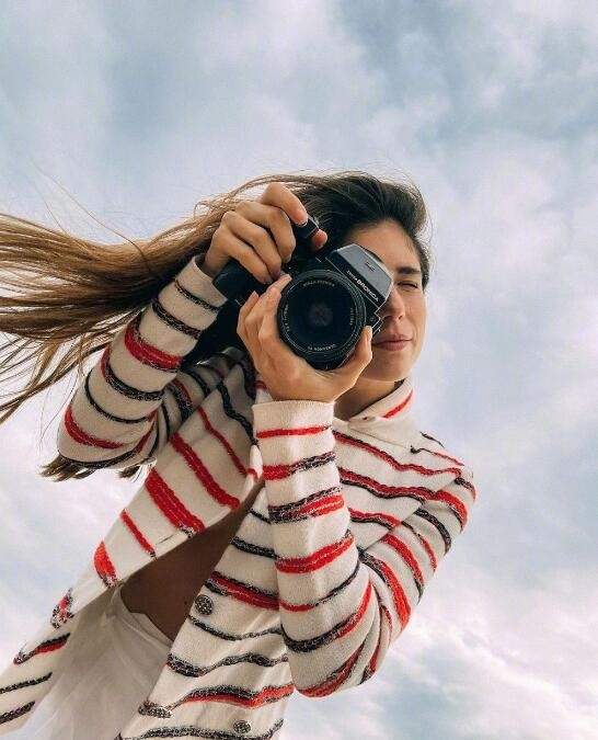 这位西班牙博主的简约舒服穿搭经 在日常生活记录中全都有