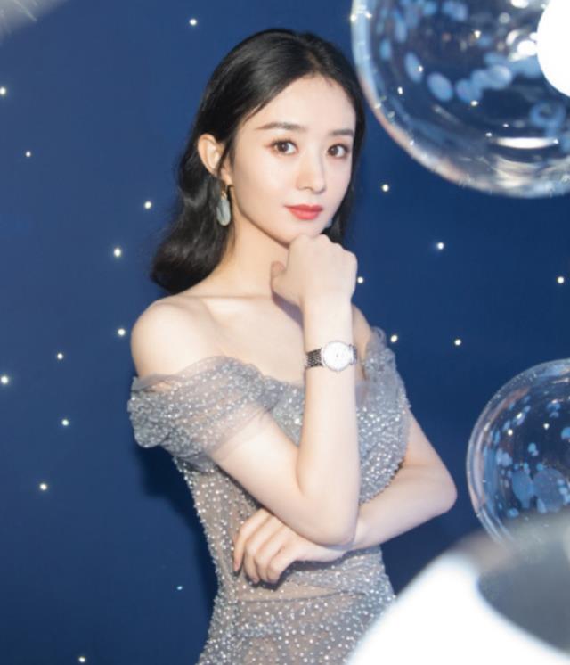 赵丽颖少女大片来袭，粉衣配草帽美成天仙