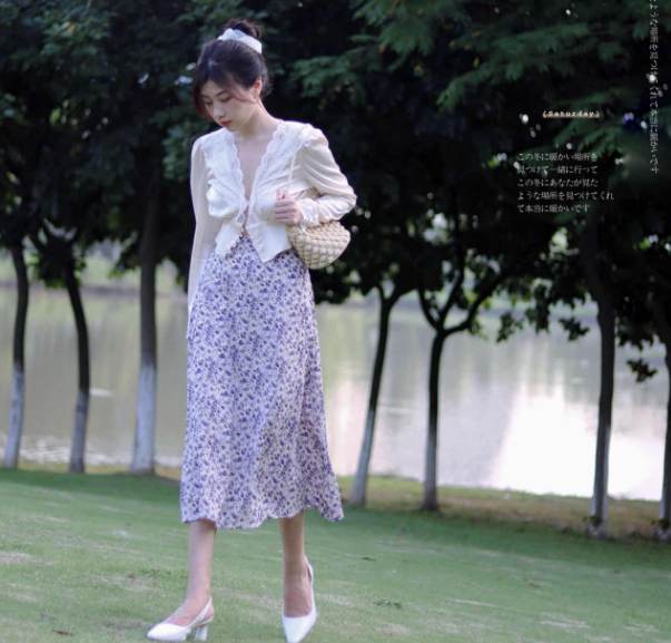 夏季怎样从色彩上穿出时髦感?学会这套“3:7”穿衣打扮配色法,很高级
