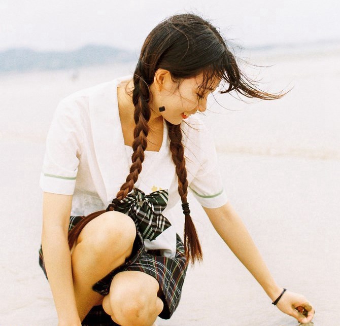 学长你别顶桌子我还要写作业呢 他故意欺负我