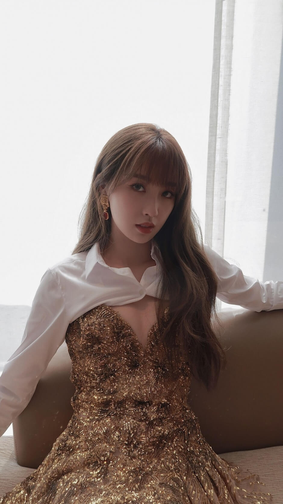 虞书欣穿拼接亮片裙性感心机写真图片