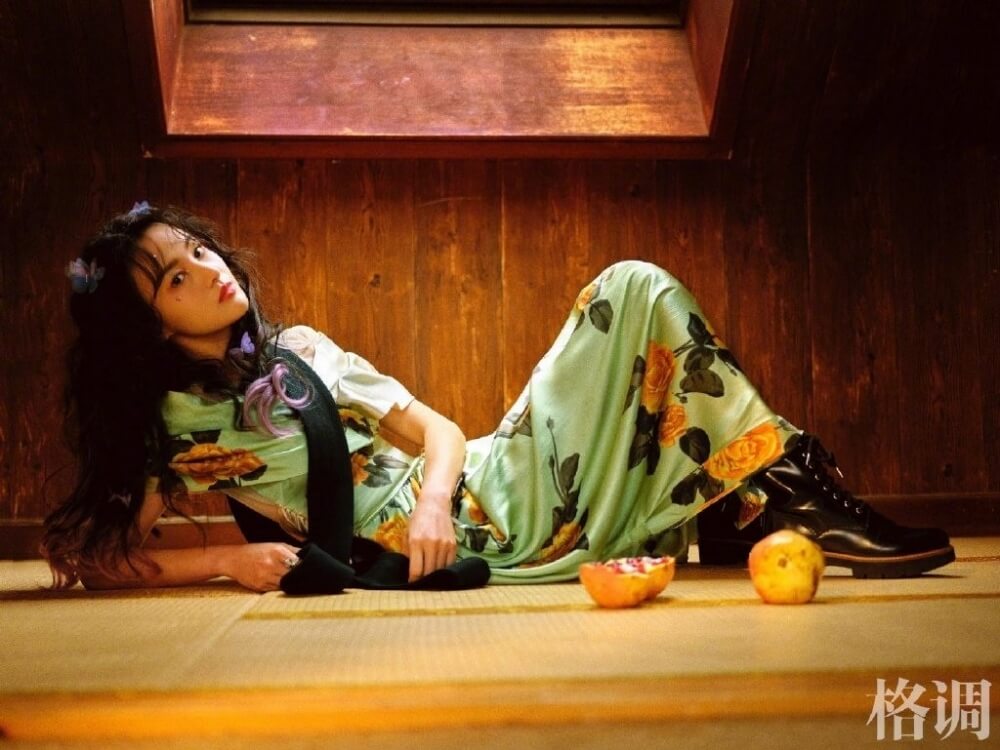 繁杂复古潮流秋冬怎么穿 学郑爽时尚杂志图片