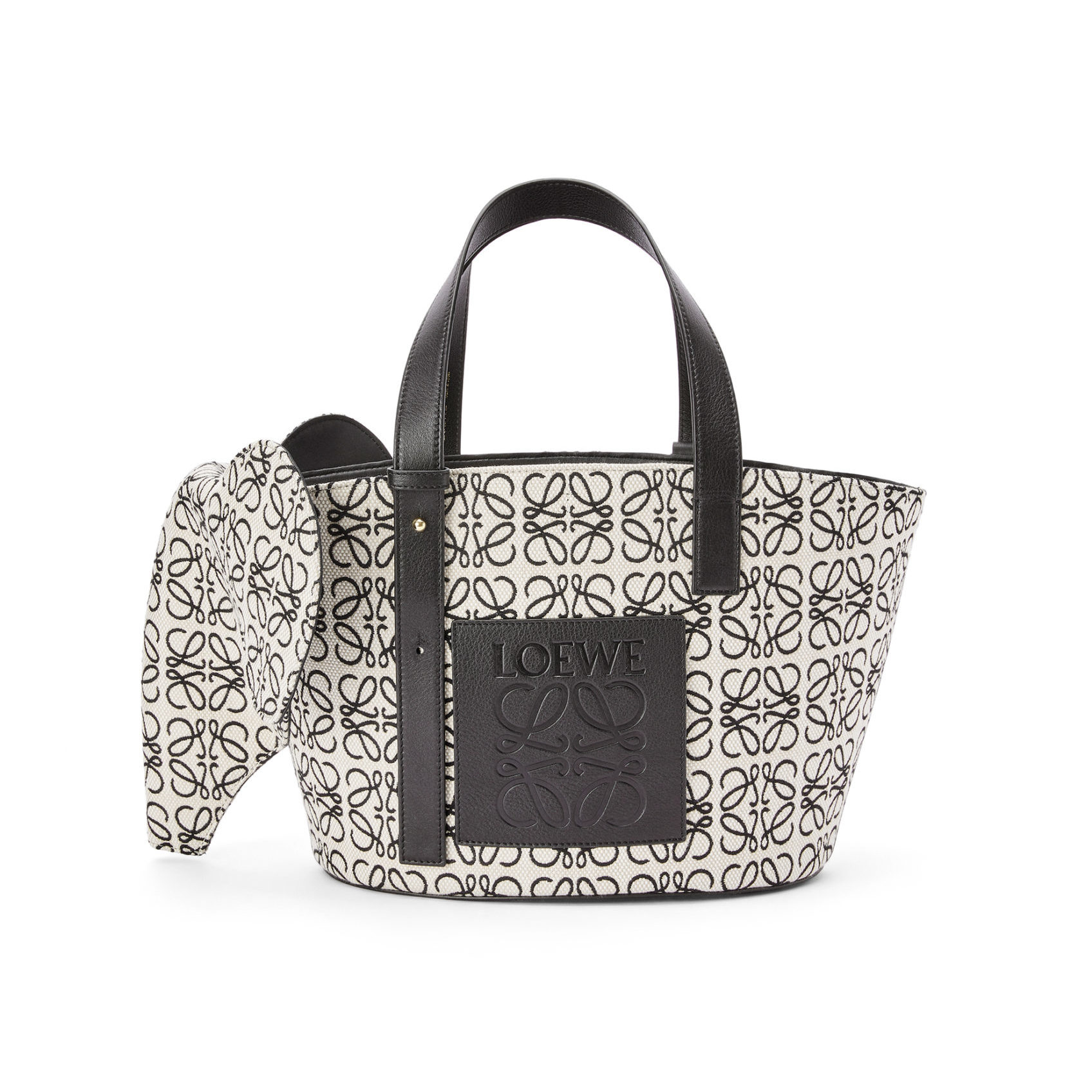 今夏最俏皮手袋之选:LOEWE全新小象造型编织手提篮