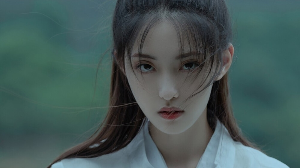 英姿飒爽仙侠风小仙女湖边仙气飘飘个人图片写真