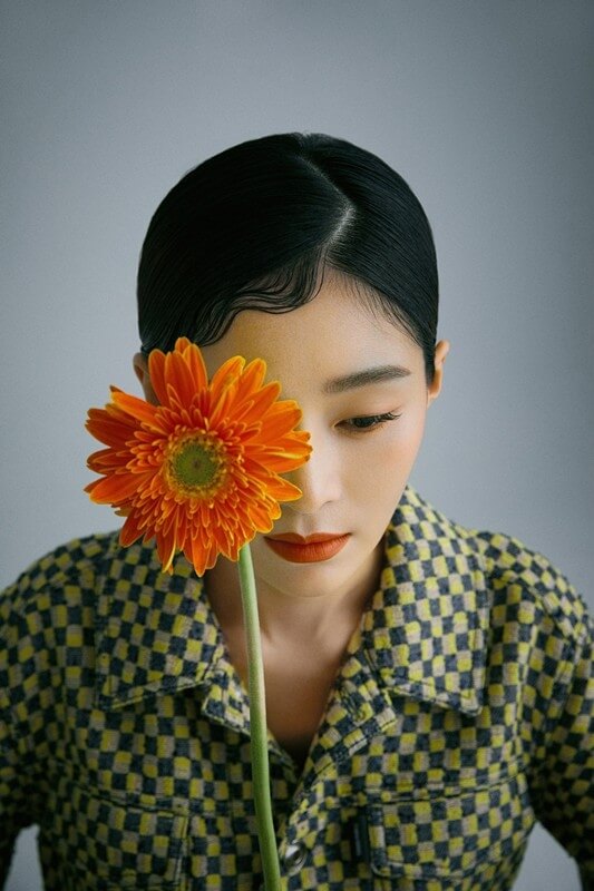 清秀美女王媛可文艺养眼优雅梦幻写真图片