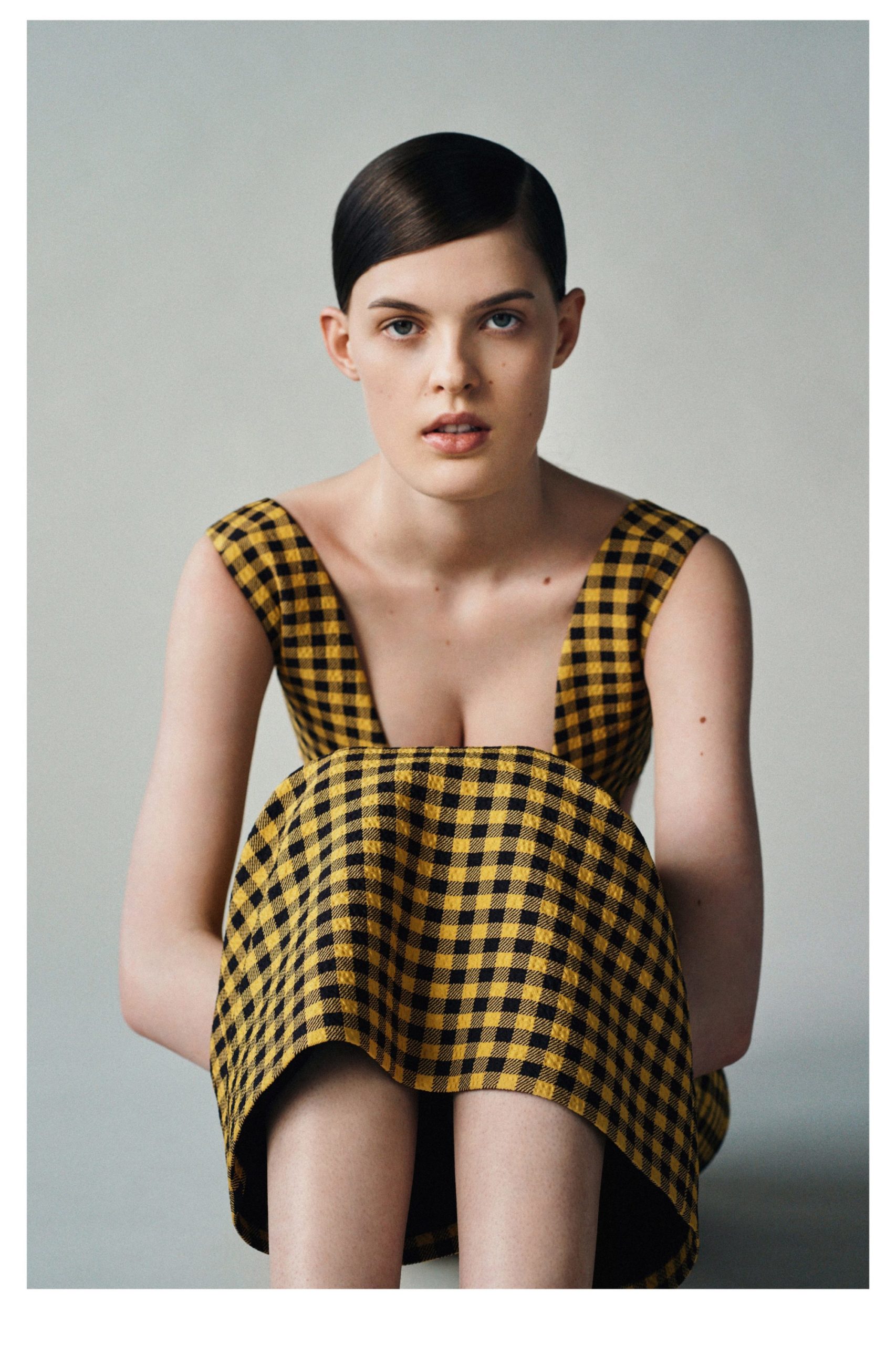 2022早春服装报导:满载50年代末气息,Emilia Wickstead充满乐趣的复古服装