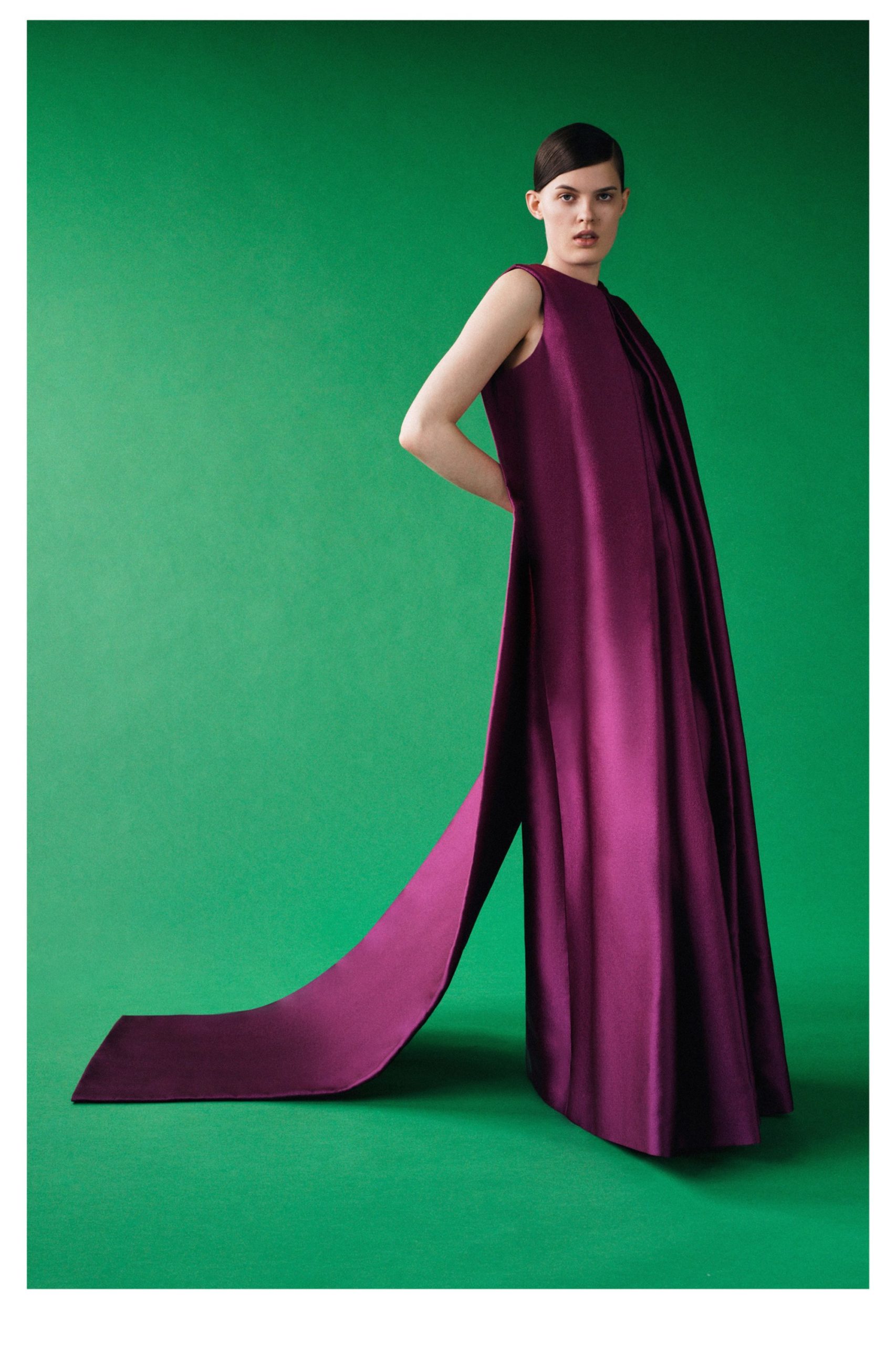 2022早春服装报导:满载50年代末气息,Emilia Wickstead充满乐趣的复古服装