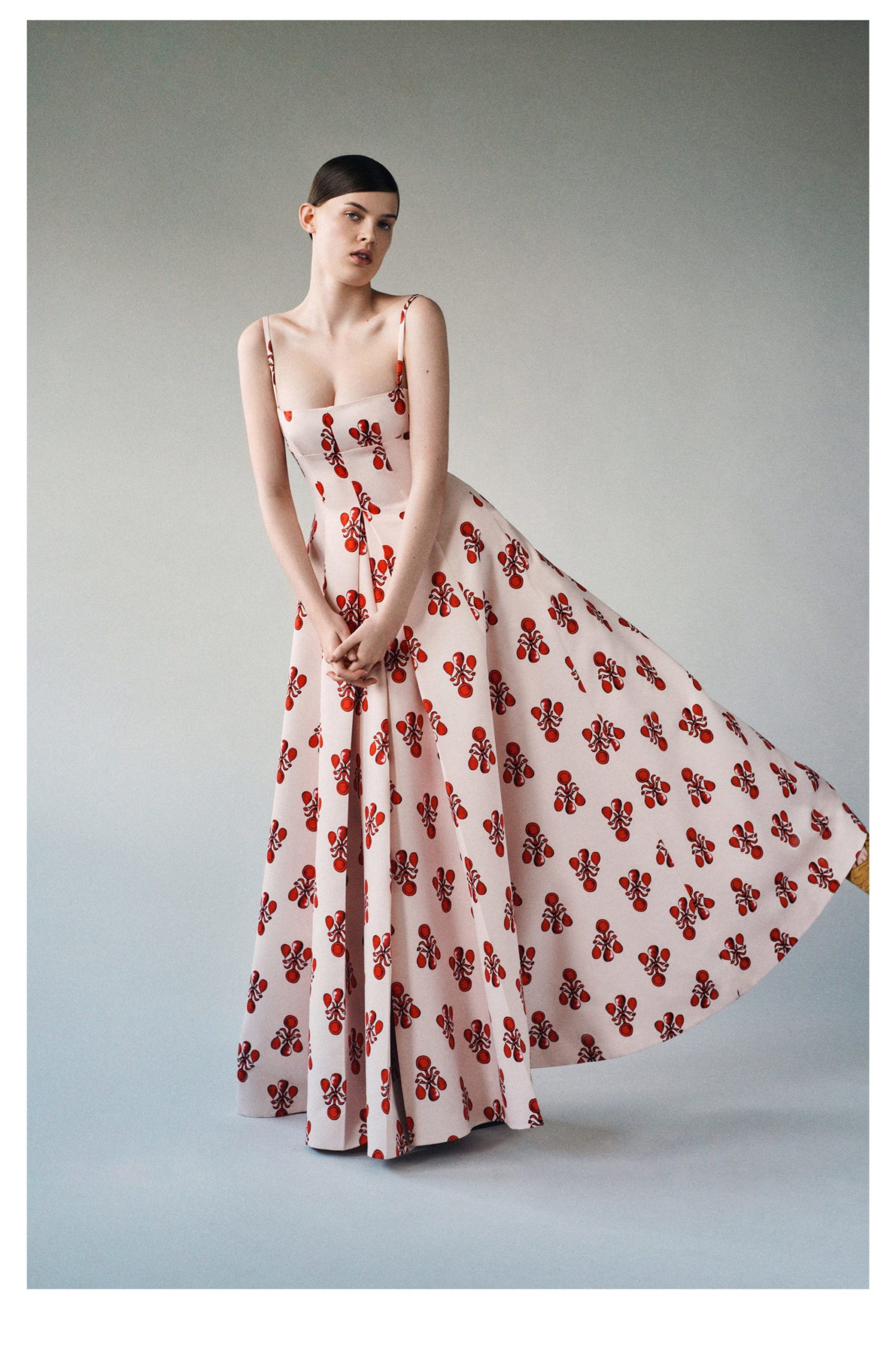 2022早春服装报导:满载50年代末气息,Emilia Wickstead充满乐趣的复古服装