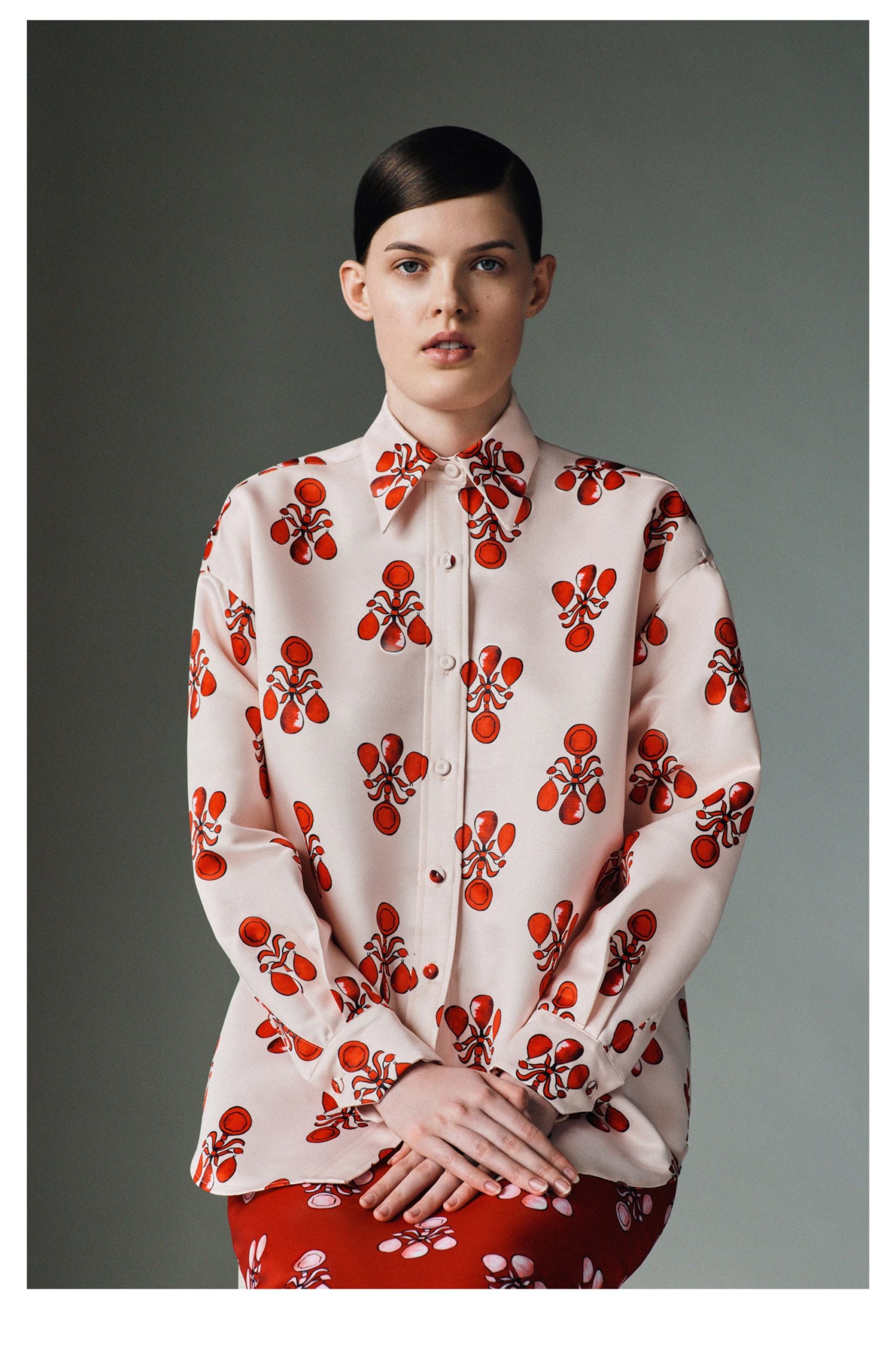 2022早春服装报导:满载50年代末气息,Emilia Wickstead充满乐趣的复古服装