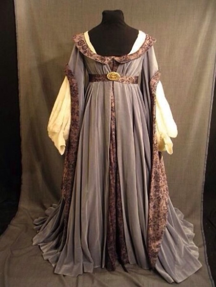 欧式风格的宫廷裙 今夏必入单品