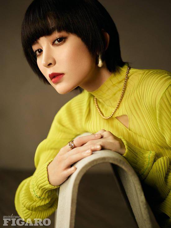 古力娜扎为《MadameFigaro》拍杂志封面 复古大片凌厉又飒气