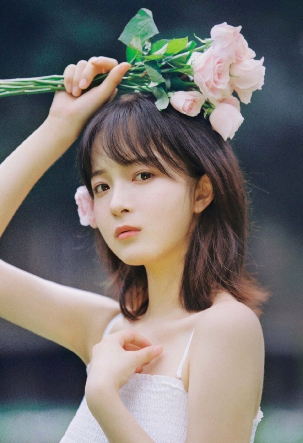 头戴花朵可爱短脸软妹日杂风胶卷图片写真