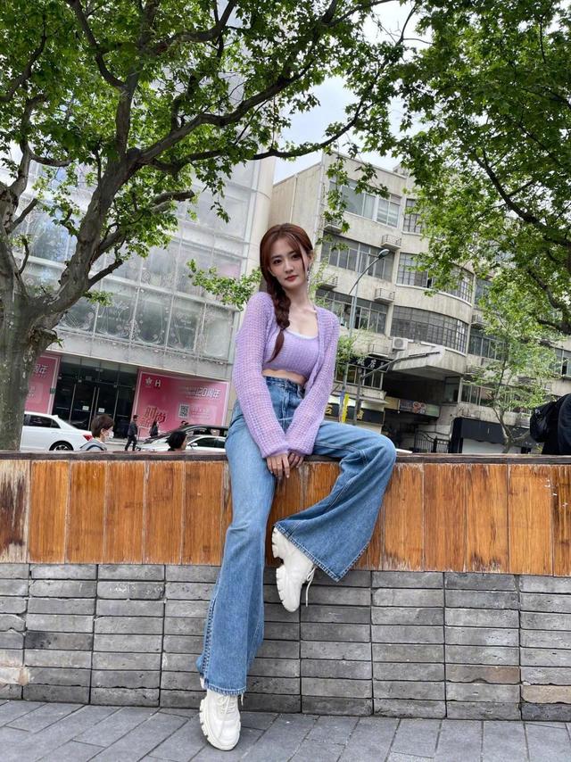 想要清纯又性感怎么穿?让徐璐的最新穿搭告诉你