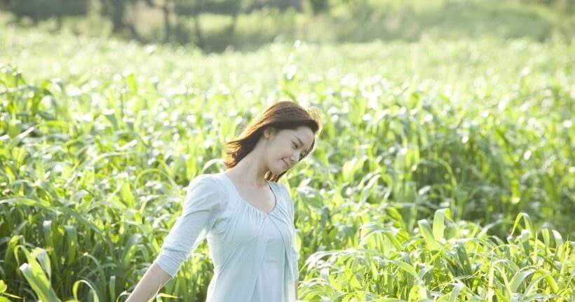 韩国国民女团成员林允儿夏日清新写真