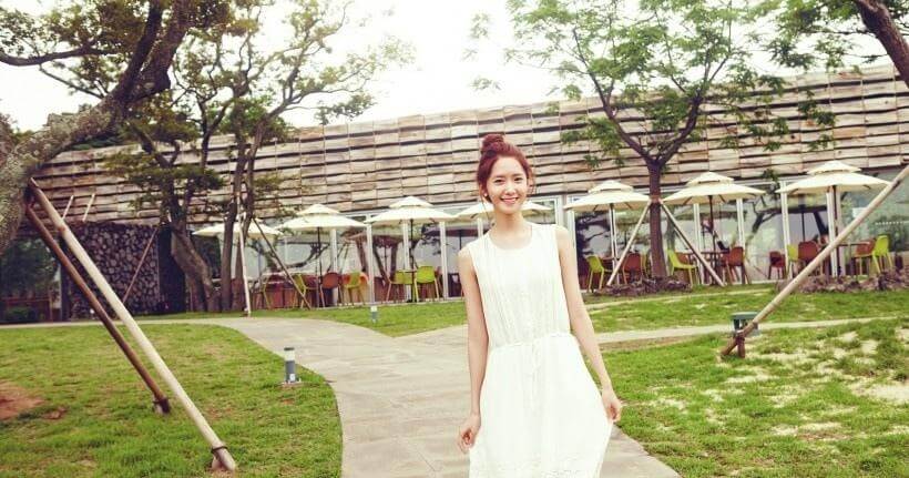 韩国国民女团成员林允儿夏日清新写真