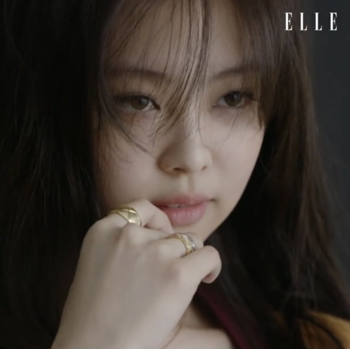 Jennie再次登韩版《Elle》，这次的发型可爱性感太撩人