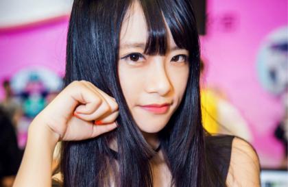 停车场车里要了好多次 小男友精力旺盛让我受不了