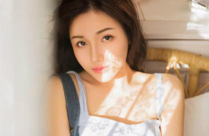 停车场车里要了好多次 小男友精力旺盛让我受不了